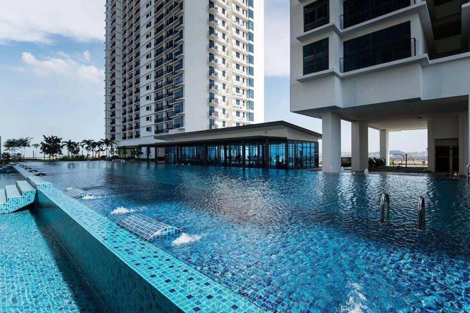 Bed and Breakfast Simple No 6- Trefoil Setia Alam- Near Setia Convention Centre Shah Alam Exterior foto